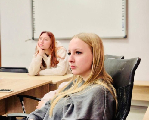 photo_5265202981311812580_y